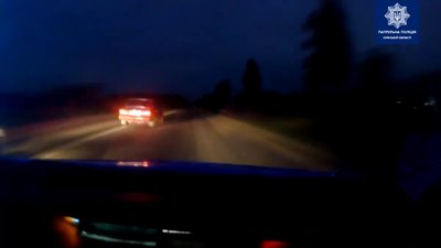 Втікав 10 км містом. В Сумах патрульні опублікували відео переслідування автівки