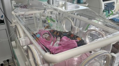 Кіра у відділенні інтенсивної терапії новонароджених