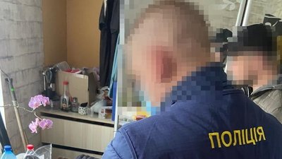 На Житомирщині у жителя райцентру вилучили майже 8 кілограмів бурштину без документів На Житомирщині у жителя райцентру вилучили майже 8 кілограмів бурштину без документів