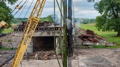 На Сумщині почали ремонт мосту, зруйнованого на початку війни На Сумщині почали ремонт мосту, зруйнованого на початку війни