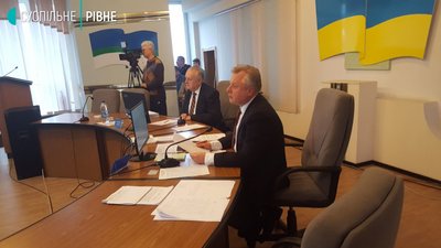 Послали один одного… на курси: перепалка мера Рівного та голови ОСББ Послали один одного… на курси: перепалка мера Рівного та голови ОСББ