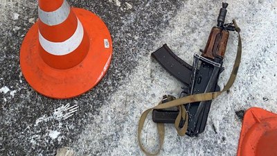 "Здався добровільно". Військовослужбовця, який стріляв на заводі "Південмаш" у Дніпрі, затримали "Здався добровільно". Військовослужбовця, який стріляв на заводі "Південмаш" у Дніпрі, затримали