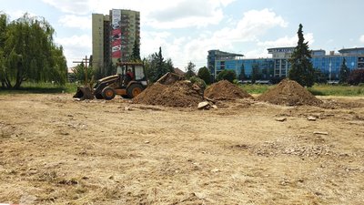В Ужгороді почали готувати місце для встановлення флагштоку до Дня Незалежності В Ужгороді почали готувати місце для встановлення флагштоку до Дня Незалежності