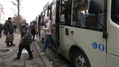 У Рівному курсують автобуси замість тролейбусів через знеструмлення