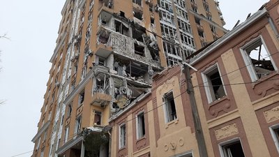Авіаудар біля Майдану Героїв Небесної Сотні у Харкові: наслідки — фото, відео Авіаудар біля Майдану Героїв Небесної Сотні у Харкові: наслідки — фото, відео