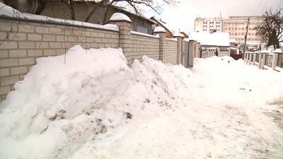 Жителі Житомира почали чистити дороги самостійно Жителі Житомира почали чистити дороги самостійно
