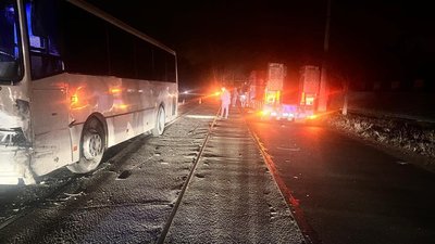 У Запоріжжі сталась смертельна ДТП: пішохода відкинуло під колеса вантажівки У Запоріжжі сталась смертельна ДТП: пішохода відкинуло під колеса вантажівки