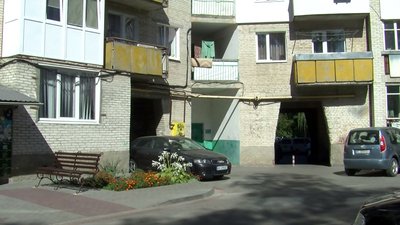 До дня міста: лучани живуть у найдовшому будинку у світі