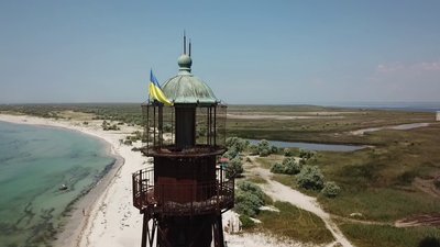 На острові Джарилгач у Херсонській області розташовані одразу два маяки На острові Джарилгач у Херсонській області розташовані одразу два маяки