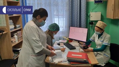 "Коли помирають, я теж плачу" - у день жінок-лікарів сумські медики поділилися історіями "Коли помирають, я теж плачу" - у день жінок-лікарів сумські медики поділилися історіями