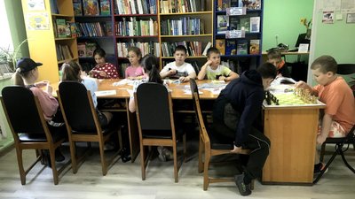 У Житомирі п'ятий рік поспіль на базі бібліотек мережі "ЛІТтера" працює дитячий табір книголюбів У Житомирі п'ятий рік поспіль на базі бібліотек мережі "ЛІТтера" працює дитячий табір книголюбів