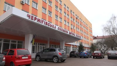 Чернігівські медики розповіли про стан дітей, які постраждали через падіння з висоти