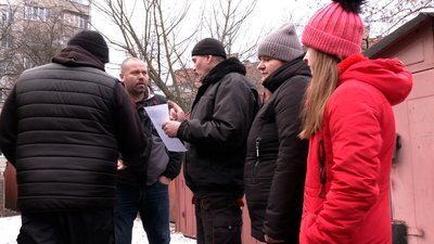 Бояться забудови: мешканці будинку у Рівному — проти знесення гаражів. Влада відповіла Бояться забудови: мешканці будинку у Рівному — проти знесення гаражів. Влада відповіла