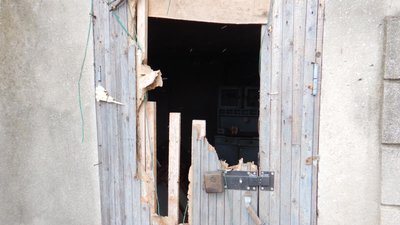 У селі на Одещині затримали мародера, який вкрав інструменти. Йому загрожує до 10 років – поліція У селі на Одещині затримали мародера, який вкрав інструменти. Йому загрожує до 10 років – поліція