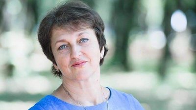 Персики в подарунок: на Тернопільщині вчителька відправила харків'янам дворічні саджанці Персики в подарунок: на Тернопільщині вчителька відправила харків'янам дворічні саджанці