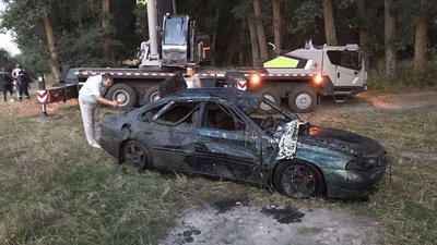 На Чернігівщині з Десни дістали автівку