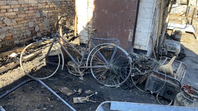 "Зимою мерзнути будемо". Жителі Нікополя на Дніпропетровщині готуються до зими під обстрілами "Зимою мерзнути будемо". Жителі Нікополя на Дніпропетровщині готуються до зими під обстрілами