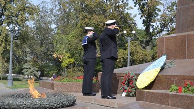 Військово-морський оркестр зіграв для екіпажу британського есмінця Dragon, що пришвартувався в Одесі Військово-морський оркестр зіграв для екіпажу британського есмінця Dragon, що пришвартувався в Одесі