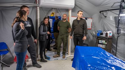 У мобільному шпиталі в Ізюмі роблять до 4 операцій на добу — Ляшко