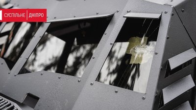 У Дніпрі їздить волонтерський "бандеромобіль" – фоторепортаж У Дніпрі їздить волонтерський "бандеромобіль" – фоторепортаж