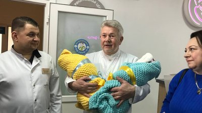Світлану Тленюк, яка народила двійню, виписали з пологового