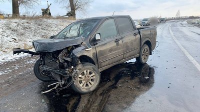 Внаслідок зіткнення двох автівок на Сумщині травмувалися шестеро людей Внаслідок зіткнення двох автівок на Сумщині травмувалися шестеро людей