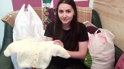 Благодійники з Тернополя роздали переселенкам вісімдесят бебі-боксів