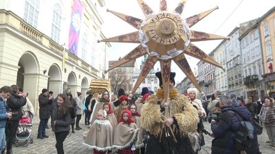 У центрі Львова встановили різдвяного Дідуха У центрі Львова встановили різдвяного Дідуха