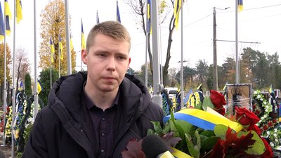 У Житомирі попрощалися із двома військовими, які загинули на Херсонщині у боях за Україну У Житомирі попрощалися із двома військовими, які загинули на Херсонщині у боях за Україну