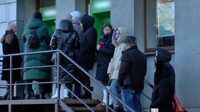 Магазини, заправки, банкомати: яка ситуація із чергами у Полтаві