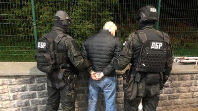 У Києві судитимуть двох поліціянтів за підозрою у вимаганні хабаря