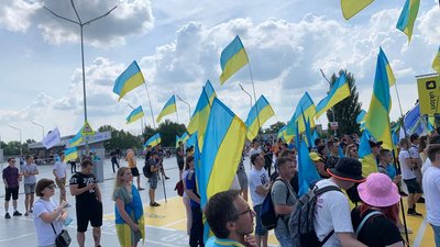 Під Гімн України та оплески: як у "Борисполі" зустрічають збірну України