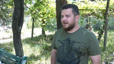 Автомобілі, вантажівки та екскаватори. Як франківські волонтери допомагають бійцям на фронті
