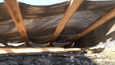 Причину не встановили: у Херсоні сім'я відновлює будинок після пожежі Причину не встановили: у Херсоні сім'я відновлює будинок після пожежі