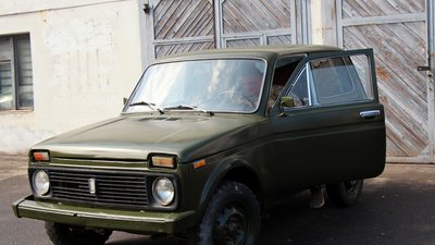 У громаді на Вінниччині придбали автівку та передали військовослужбовцям ЗСУ
