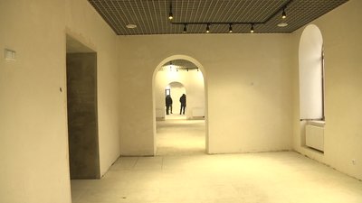 У Житомирі реконструкція магістрату на Замковій горі завершена на 75-80%. У Житомирі реконструкція магістрату на Замковій горі завершена на 75-80%.