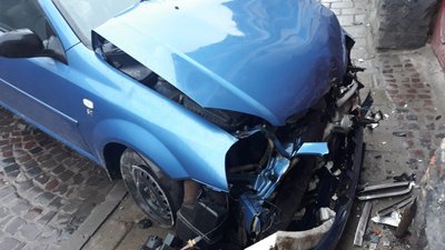 Не впорався з керуванням і в'їхав в будинок: ДТП у Львові Не впорався з керуванням і в'їхав в будинок: ДТП у Львові