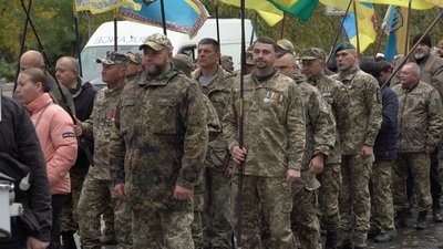 На марш захисників та захисниць у Полтаві прийшли близько 200 людей На марш захисників та захисниць у Полтаві прийшли близько 200 людей