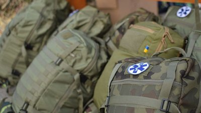 Гуртом збирали гроші: з Черкас на передову передали дрони та два спецавтомобілі