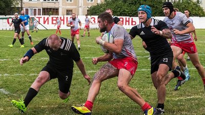 У першому турі чемпіонату України з регбі - 15, Хмельницьке "Поділля" перемогло команду зі Львова. Фото: Федерація регбі Хмельницької області