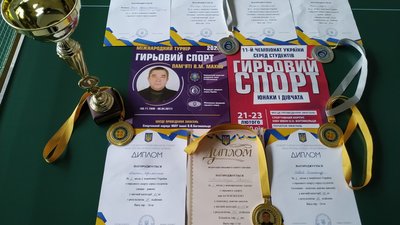 Студенти-медики з Прикарпаття перемогли на чемпіонаті України з гирьового спорту