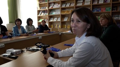 Накладали турнікети, навчались зупиняти кровотечу: вчителі у Житомирі пройшли майстер-клас з домедичної допомоги Накладали турнікети, навчались зупиняти кровотечу: вчителі у Житомирі пройшли майстер-клас з домедичної допомоги