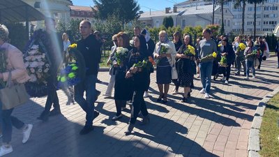 У Луцьку попрощалися з загиблим військовим Віталієм Степанишеним У Луцьку попрощалися з загиблим військовим Віталієм Степанишеним