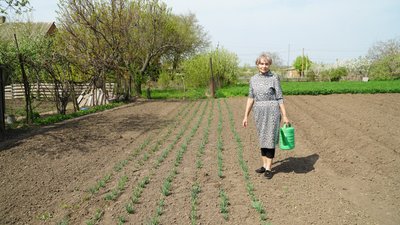 "Все сохне, все пропадає, і ми також". Як живуть люди в селі на Дніпропетровщині на березі Каховського водосховища