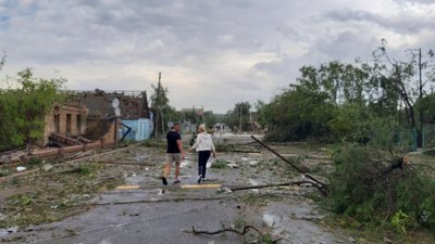 Повалені дерева та пошкодені лінії електропередач: на Херсонщині вирувала негода Повалені дерева та пошкодені лінії електропередач: на Херсонщині вирувала негода
