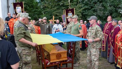 На Тернопільщині попрощалися з трьома військовослужбовцями