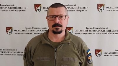 Як Роман Буртник після поранення на фронті служить в Івано-Франківському МТЦК та СП