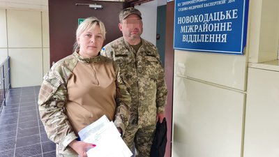 Останній шлях додому: лучанка привезла з передової майже 80 тіл загиблих військових Останній шлях додому: лучанка привезла з передової майже 80 тіл загиблих військових