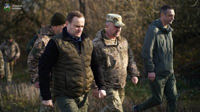 На Київщині нарощують рубежі оборони — Кулеба