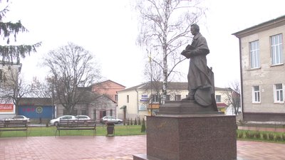 Унікальний пам'ятник Шевченка встановили на Хмельниччині